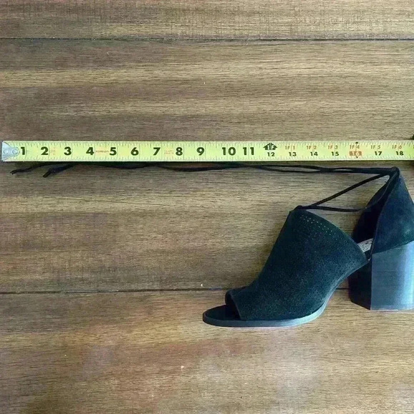 VINCE CAMUTO VC VASHA BLACK NUBUCK SANDAL PUMP HIGH HEEL Size 8M Lace Up - Picture 10 of 10